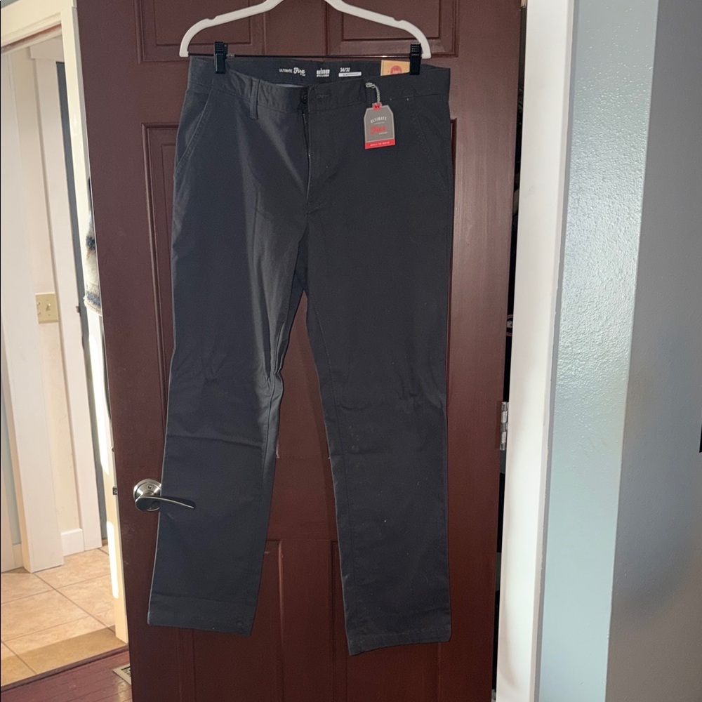 Urban Pipeline Men's Dark Gray Chinos
